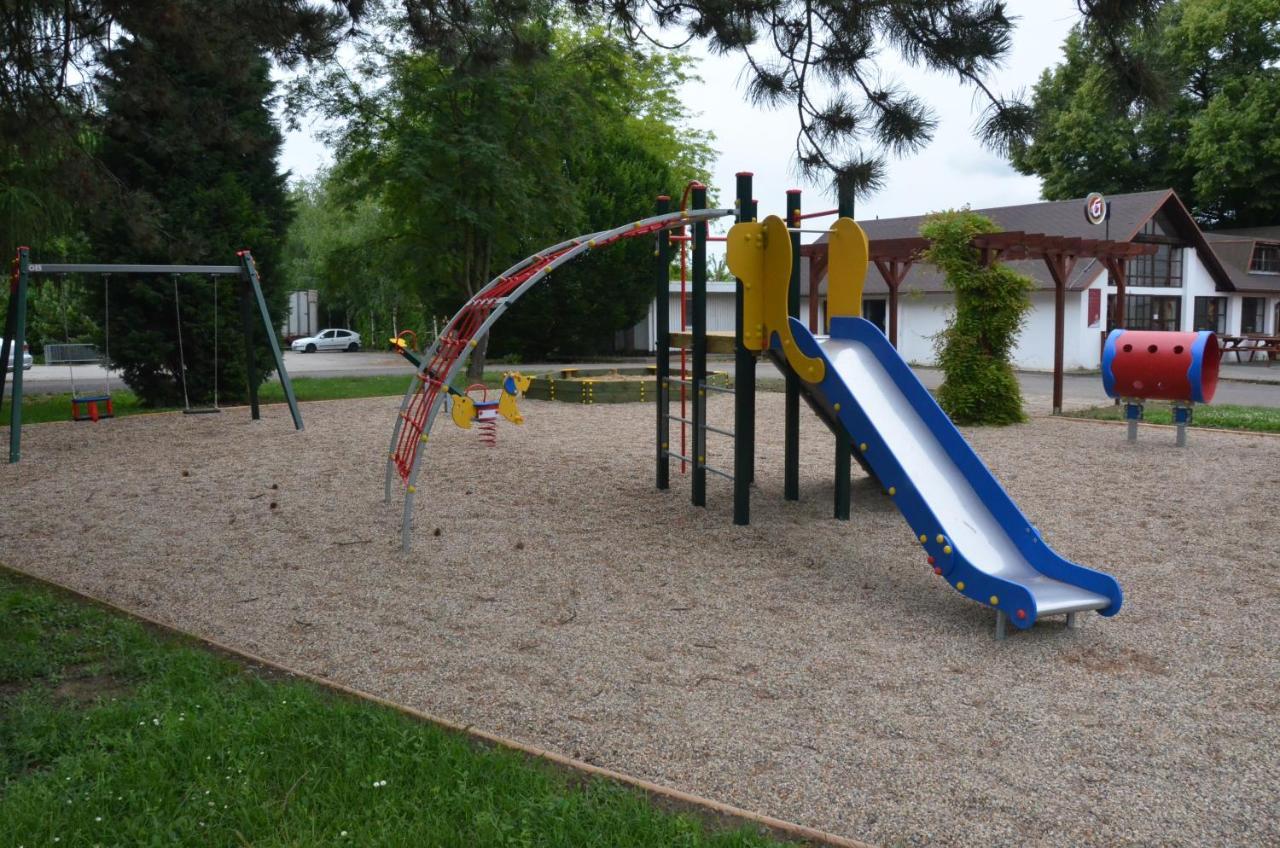 Penzion Zahrada Cech Litomerice Exterior foto